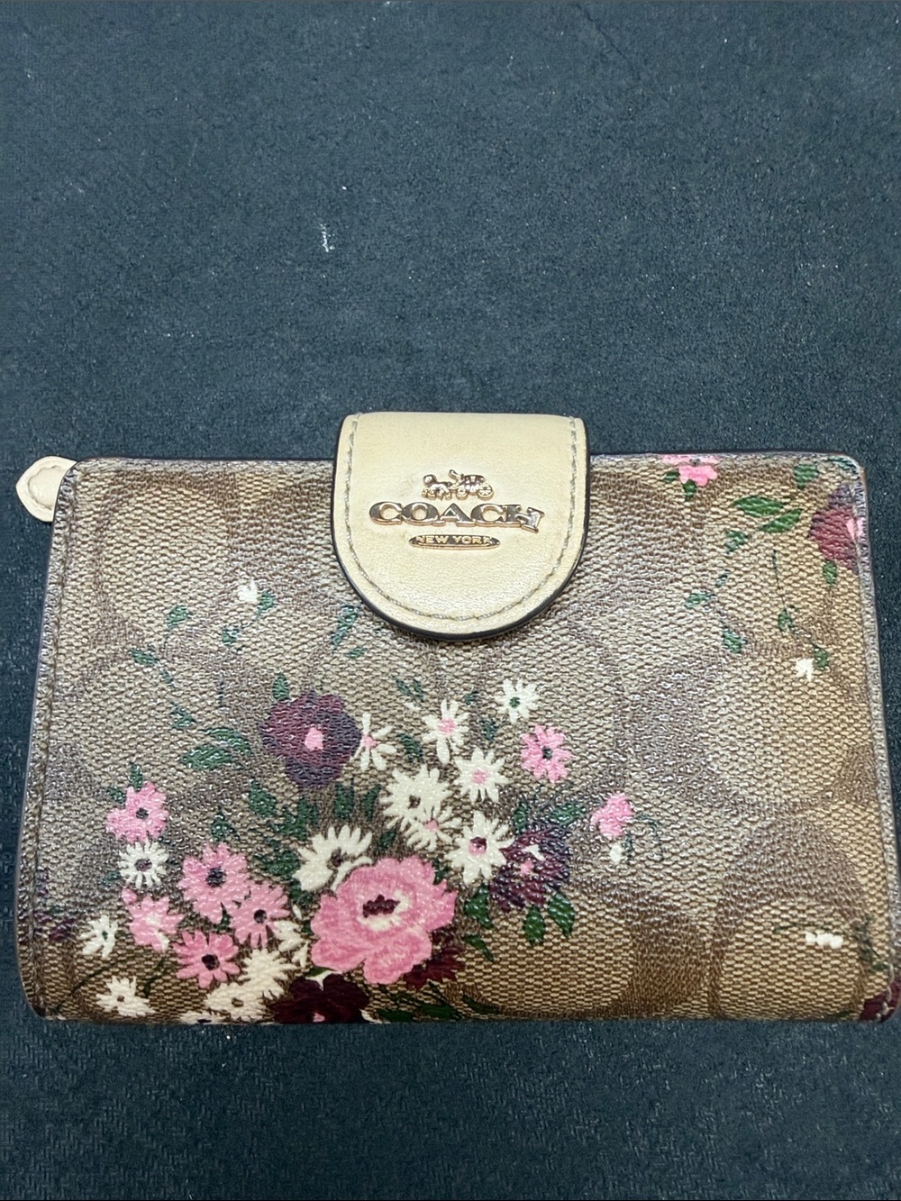 Coach Medium Corner Zip Wallet Signature Canvas Floral Print